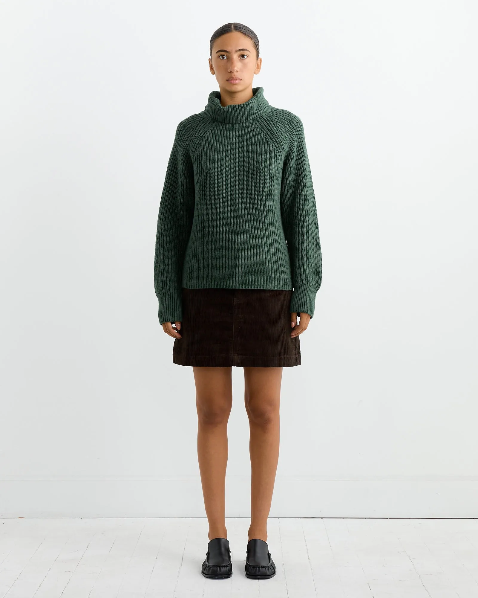 Chelsea Turtleneck in Hunter Green